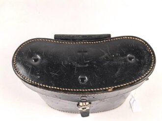 Dienstglas 6 x 30 Wehrmacht, Frühes Stück von Busch Rathenow. Getragenes Stück in gutem Gesamtzustand, klare Durchsicht, Strichplatte deutlich. In gut erhaltenem, frühen Behälter, dieser ebenfalls von Busch Rathenow.