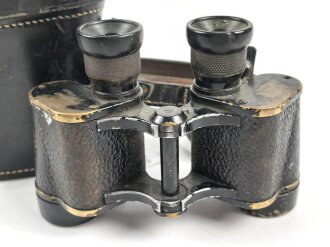 Dienstglas 6 x 30 Wehrmacht, Frühes Stück von Busch Rathenow. Getragenes Stück in gutem Gesamtzustand, klare Durchsicht, Strichplatte deutlich. In gut erhaltenem, frühen Behälter, dieser ebenfalls von Busch Rathenow.