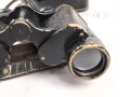 Dienstglas 6 x 30 Wehrmacht, Frühes Stück von Busch Rathenow. Getragenes Stück in gutem Gesamtzustand, klare Durchsicht, Strichplatte deutlich. In gut erhaltenem, frühen Behälter, dieser ebenfalls von Busch Rathenow.