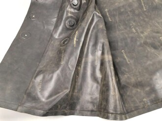 Schwerer Gasschutzanzug , Jacke und Hose aus weichem Gummi, Hersteller Continental. Ein Hosenträger fehlt, sonst guter Zustand