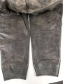Schwerer Gasschutzanzug , Jacke und Hose aus weichem Gummi, Hersteller Continental. Ein Hosenträger fehlt, sonst guter Zustand