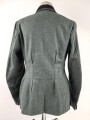 Feldbluse Modell 1936 für einen Angehörigen des Heeres. Ungetragenes Kammerstück von 1939, Brustadler und Kragenspiegel original vernäht, Im Bereich der linken Brust einige kleine Löcher , sonst einwandfrei