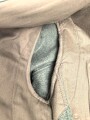 Feldbluse Modell 1936 für einen Angehörigen des Heeres. Ungetragenes Kammerstück von 1939, Brustadler und Kragenspiegel original vernäht, Im Bereich der linken Brust einige kleine Löcher , sonst einwandfrei