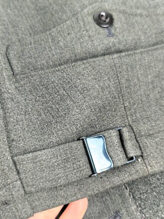 Sturmgeschütz Hose für Angehörige des Heeres. Eigentumstück aus italienischem Tuch, in sehr gutem Zustand