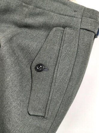 Sturmgeschütz Hose für Angehörige des Heeres. Eigentumstück aus italienischem Tuch, in sehr gutem Zustand