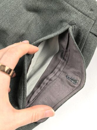 Sturmgeschütz Hose für Angehörige des Heeres. Eigentumstück aus italienischem Tuch, in sehr gutem Zustand
