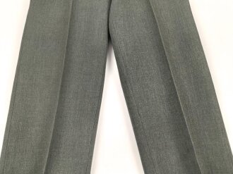 Sturmgeschütz Hose für Angehörige des Heeres. Eigentumstück aus italienischem Tuch, in sehr gutem Zustand