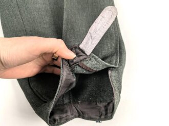 Sturmgeschütz Hose für Angehörige des Heeres. Eigentumstück aus italienischem Tuch, in sehr gutem Zustand