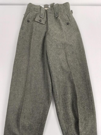 Waffen SS, Hose für Mannschaften Modell 1943. Ungetragenes Kammerstück in sehr gutem Zustand
