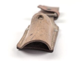 Koppelschuh zum Seitengewehr M84/98 für k98 der Wehrmacht. Ungeschwärztes Stück, datiert 1940
