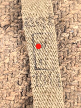 Werkzeugtasche MG34/42 Wehrmacht aus gelbem Ersatzmaterial. Sehr guter Zustand, ein ungebrauchter Handschützer innliegend, dieser datiert 1944