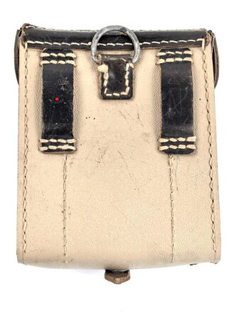 Werkzeugtasche MG34/42 Wehrmacht aus gelbem Ersatzmaterial. Sehr guter Zustand, ein ungebrauchter Handschützer innliegend, dieser datiert 1944
