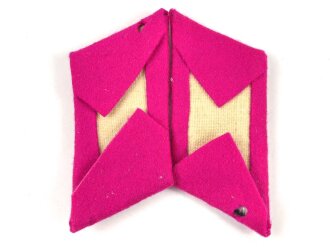 Heer, Paar Kragenspiegel für einen Offizier der Veterinäreinheiten, Ausführung für den Waffenrock . Rückseitig Mottenlöcher, die Vorderseite einwandfrei