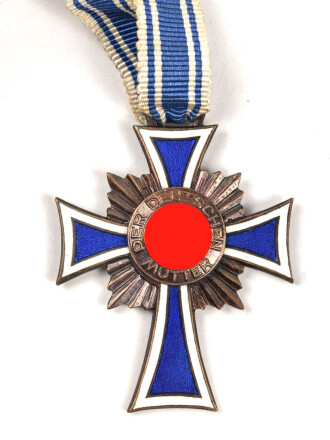 Ehrenkreuz der Deutschen Mutter in bronze an langem Band
