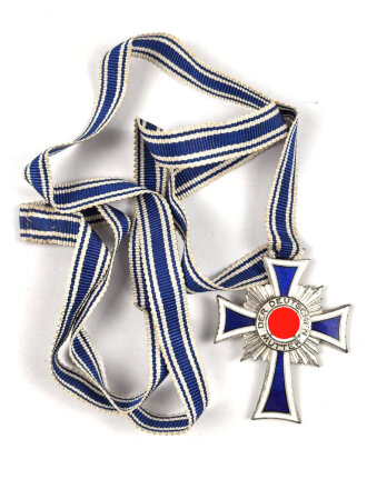 Ehrenkreuz der Deutschen Mutter in silber an langem Band