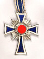 Ehrenkreuz der Deutschen Mutter in silber an langem Band