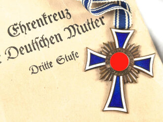 Ehrenkreuz der Deutschen Mutter in bronze an langem Band, in Tüte von Carl Blaschet Wien