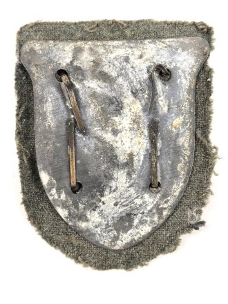 Krimschild 1941/42 , Zink mit resten der  bronzierung. Getragenes Stück