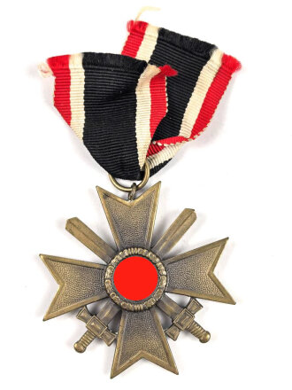 Kriegsverdienstkreuz 2. Klasse mit Schwertern , an kurzem Band