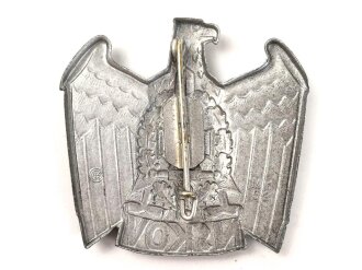 NSKOV Mützenabzeichen , Zink versilbert, das Zentrum lackiert