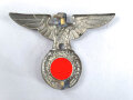 SA, Mützenadler für die Schaftmütze, Buntmetall, das Hakenkreuz vollständig geschwärzt