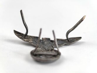 SA, Mützenadler für die Schaftmütze, Buntmetall, das Hakenkreuz zu etwa 90% geschwärzt, leicht verboge n