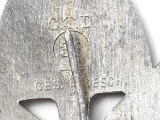 Reichsarbeitsdienst, Mützenabzeichen für Mannschaften,  Aluminium lackiert, ein Splint vorhanden