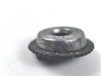 Kaiserreich, 1. Weltkrieg und frühe Wehrmacht. 4 x Kokarde für eine Schirmmütze, alle leicht defekt