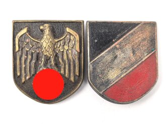 Satz Abzeichen für den Tropenhelm des Heeres....