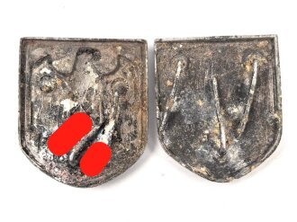 Satz Abzeichen für den Tropenhelm des Heeres. Aluminium, ungereinigt