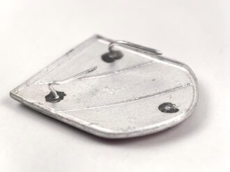 Wappenschild für den Tropenhelm des Heeres. Aluminium, ein Splint fehlt