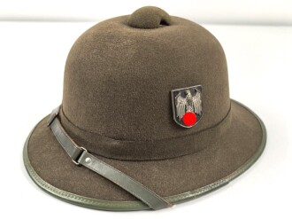 Tropenhelm für Angehörige des Heeres. Guter Gesamtzustand, Kopfgrösse 54,  Ausführung in Filz, datiert 1942