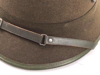 Tropenhelm für Angehörige des Heeres. Guter Gesamtzustand, Kopfgrösse 54,  Ausführung in Filz, datiert 1942