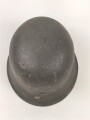 Heer, Stahlhelm Modell 1942. In allen Teilen original und zusammengehöriges Stück, das Hakenkreuz vollständig erhalten. Herssteller ckl 64. Ungereinigtes Stück