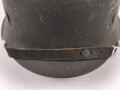 Heer, Stahlhelm Modell 1942. In allen Teilen original und zusammengehöriges Stück, das Hakenkreuz vollständig erhalten. Herssteller ckl 64. Ungereinigtes Stück