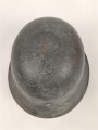 Heer, Stahlhelm Modell 1942. In allen Teilen original und zusammengehöriges Stück, das Hakenkreuz mit einem Tragebedingten Kratzer. Hersteller NS 64. Ungereinigt