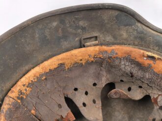 Heer, Stahlhelm Modell 1940. In allen Teilen original und zusammengehöriges Stück des Obergefreiten Bothe. Ungereinigt, Hersteller nicht lesbar, Glockengrösse 64