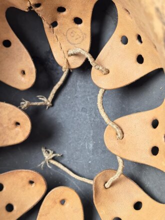 Heer, Stahlhelm Übergangsmodell Reichswehr / frühe Wehrmacht. In allen Teilen original und zusammengehöriges Stück, Ungereinigt, ET64