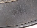 Luftwaffe, Stahlhelm Modell 1940. In allen Teilen original , die Nieten zugehörig, der Ring irgendwann ergänzt oder unschlau aus- und wieder eingebaut, das Hakenkreuz zu etwa 85% erhalten. Ungereinigt, Hersteller Q64