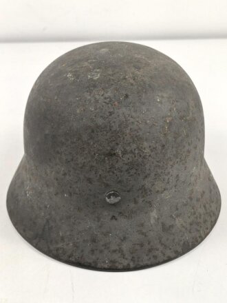 Heer, Stahlhelm Modell 1940. In allen Teilen original und zusammengehöriges Stück , das Hakenkreuz zu 99% erhalten. Ungereinigt, EF64