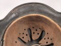Heer, Stahlhelm Modell 1940. In allen Teilen original und zusammengehöriges Stück , das Hakenkreuz zu 99% erhalten. Ungereinigt, EF64