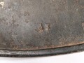 Heer, Stahlhelm Modell 1940. In allen Teilen original und zusammengehöriges Stück , das Hakenkreuz zu 99% erhalten. Ungereinigt, EF64