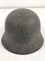 Heer, Stahlhelm Modell 1940. In allen Teilen original und zusammengehöriges Stück , das Hakenkreuz zu 99% erhalten. Ungereinigt, EF64
