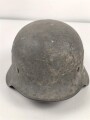 Heer, Stahlhelm Modell 1940. In allen Teilen original und zusammengehöriges Stück , das Hakenkreuz zu 99% erhalten. Ungereinigt, EF64