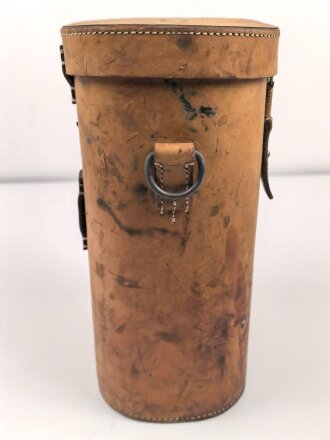 Lichtsprechgerät 80 Wehrmacht. Hersteller Carl Zeiss Jena. Optisch einwandfrei, Originallack, Funktion nicht geprüft. Im passenden Lederbehälter, diesem fehlt ein Metallbeschlag um den zweiten verschluss zu halten.