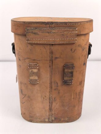 Lichtsprechgerät 80 Wehrmacht. Hersteller Carl Zeiss Jena. Optisch einwandfrei, Originallack, Funktion nicht geprüft. Im passenden Lederbehälter, diesem fehlt ein Metallbeschlag um den zweiten verschluss zu halten.