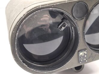 Lichtsprechgerät 80 Wehrmacht. Hersteller Carl Zeiss Jena. Optisch einwandfrei, Originallack, Funktion nicht geprüft. Im passenden Lederbehälter, diesem fehlt ein Metallbeschlag um den zweiten verschluss zu halten.