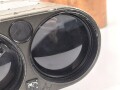 Lichtsprechgerät 80 Wehrmacht. Hersteller Carl Zeiss Jena. Optisch einwandfrei, Originallack, Funktion nicht geprüft. Im passenden Lederbehälter, diesem fehlt ein Metallbeschlag um den zweiten verschluss zu halten.