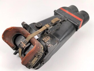 Richtungsweiser-Fernrohr "Rm.- F 12 x 60" für den Entfernungsmesser auf 4 Meter Basis, Gute Durchsicht, aber verschmutzt. Originallack, der Gummi angetrocknet. Ungereinigtes Stück