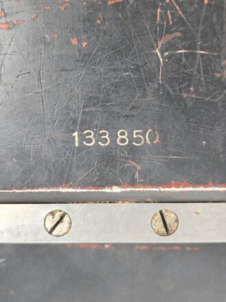 Richtungsweiser-Fernrohr "Rm.- F 12 x 60" für den Entfernungsmesser auf 4 Meter Basis, Gute Durchsicht, aber verschmutzt. Originallack, der Gummi angetrocknet. Ungereinigtes Stück